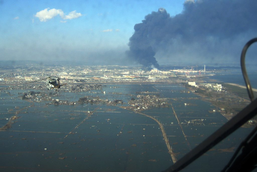 "زلزال وتسونامي توهوكو 2011"